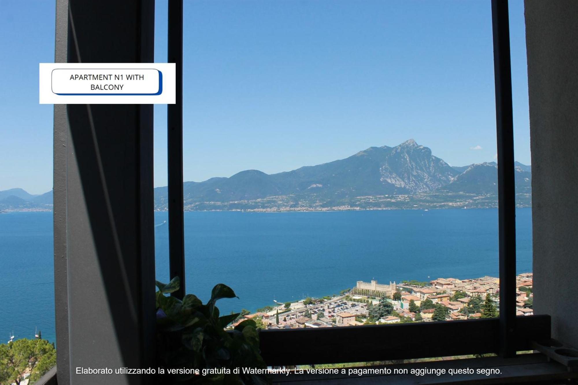 The View Apartment Torri Del Benaco Bagian luar foto