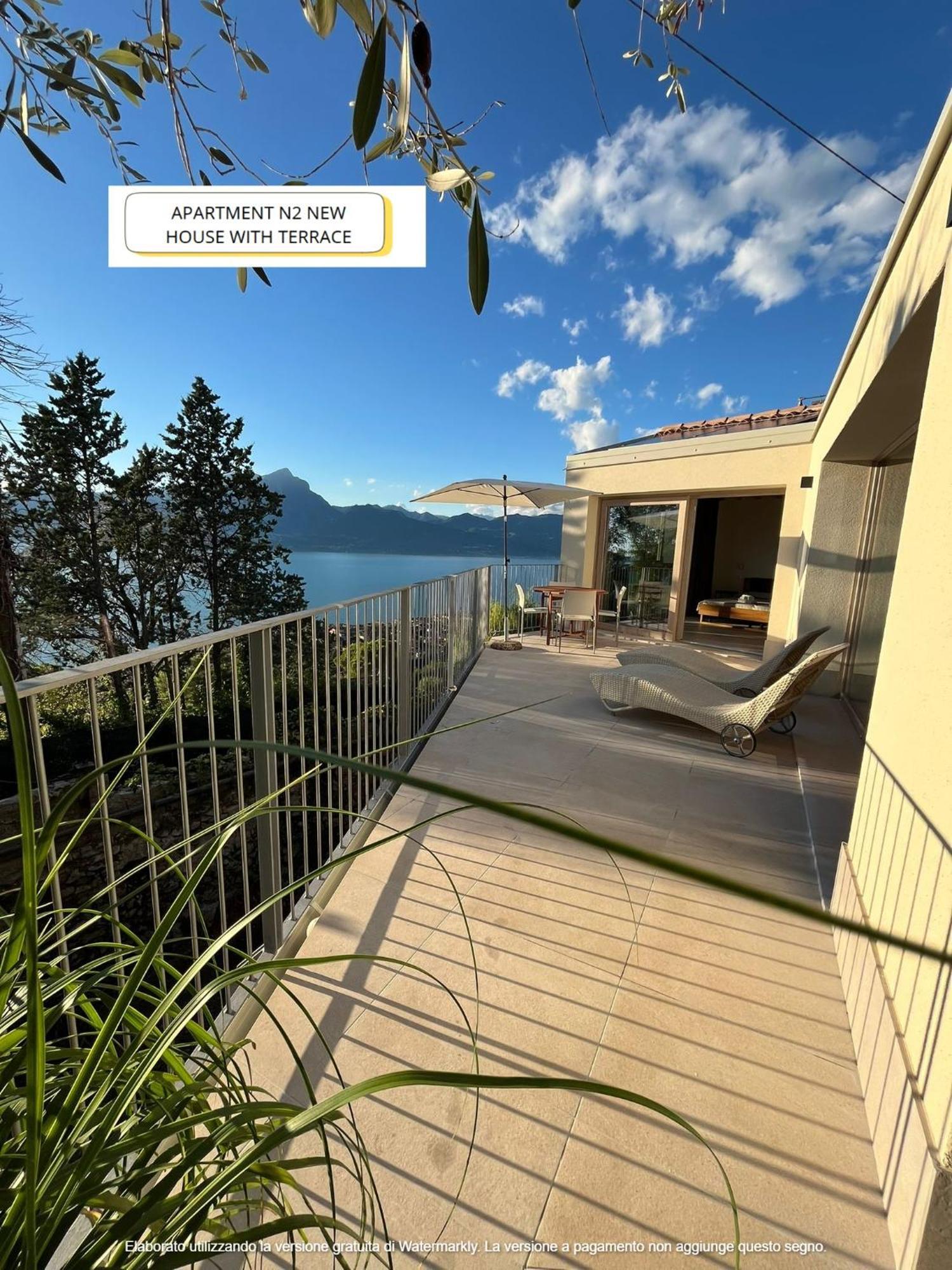 The View Apartment Torri Del Benaco Bagian luar foto